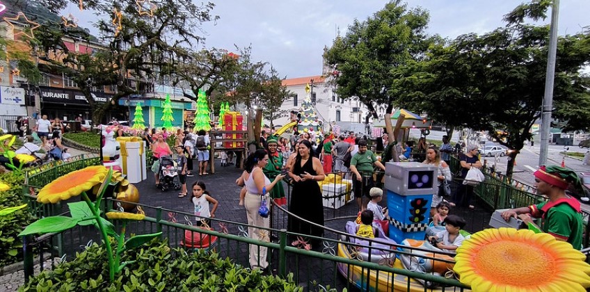 Angra dos Reis inicia temporada de Natal com inauguração da Vila do Noel e agenda cultural diária